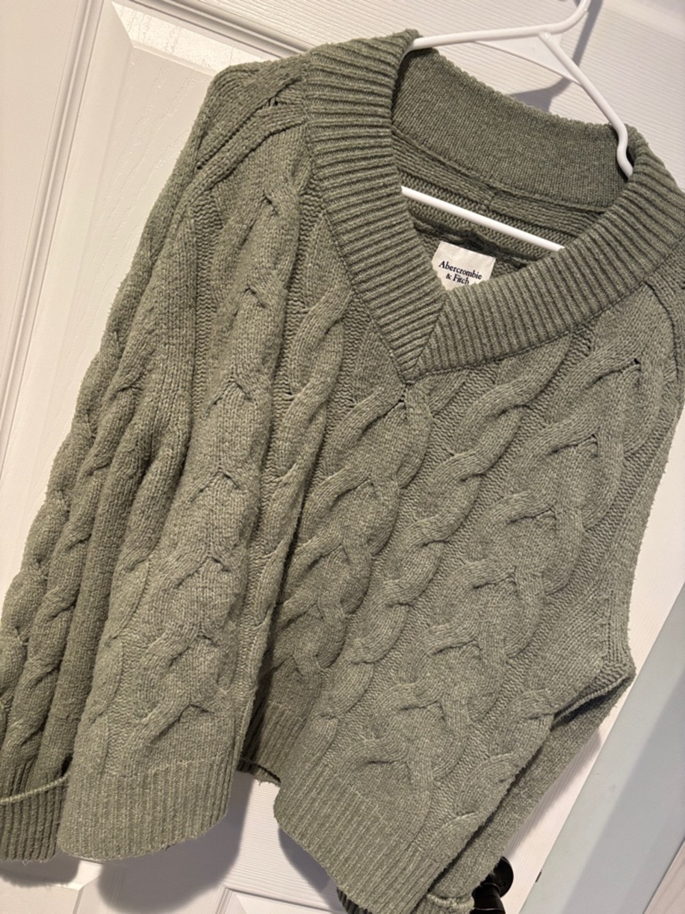 Abercrombie & Fitch Women's Sage Green Cable Knit V-Neck Pullover